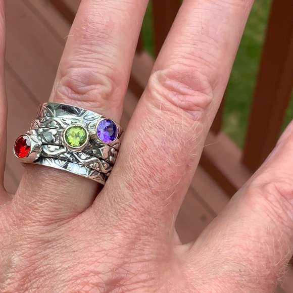 BOUTIQUE AMETHYST, PERIDOT &GARNET 925 SILVER RING - Picture 8 of 13